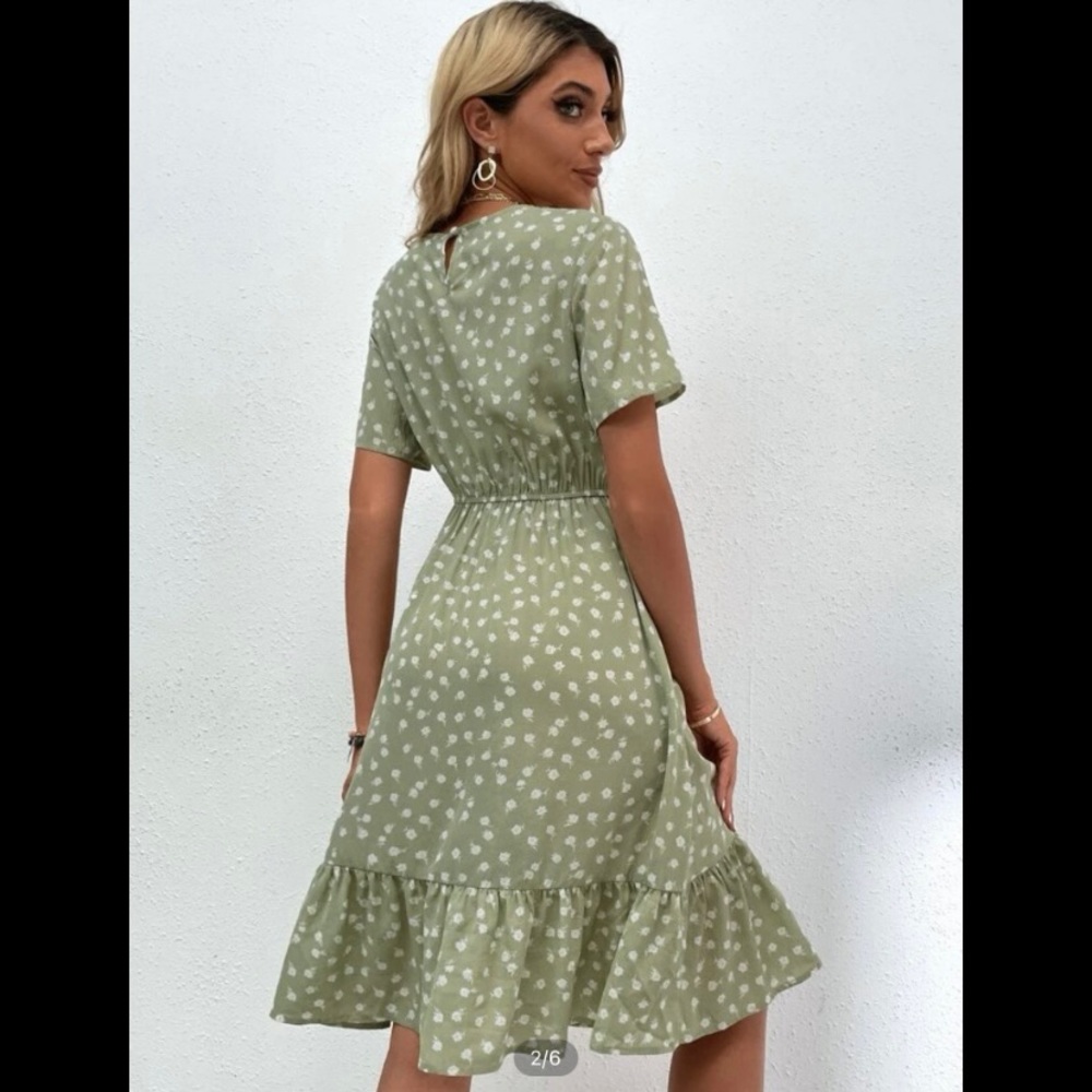 Floral Ruffle Hem Dress - Picture 4 of 4